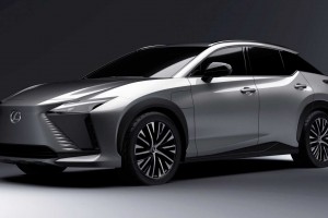 Lexus показал новые фотографии электромобиля RZ